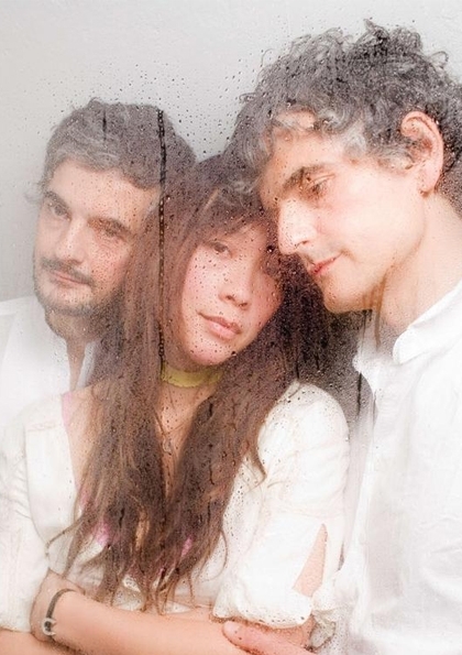 Hayal Kahvesi Shining Stars Sunar: Blonde Redhead Etkinlik Afişi