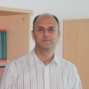 Prof. Dr. Ümit Özlale Resmi